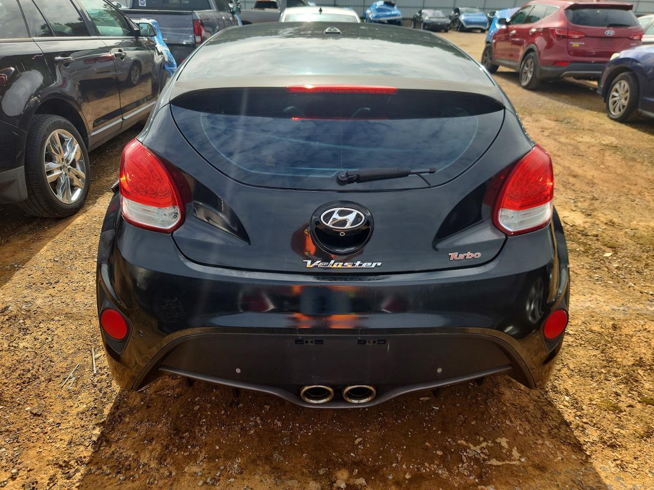 2015 Hyundai Veloster Turbo - Image 6