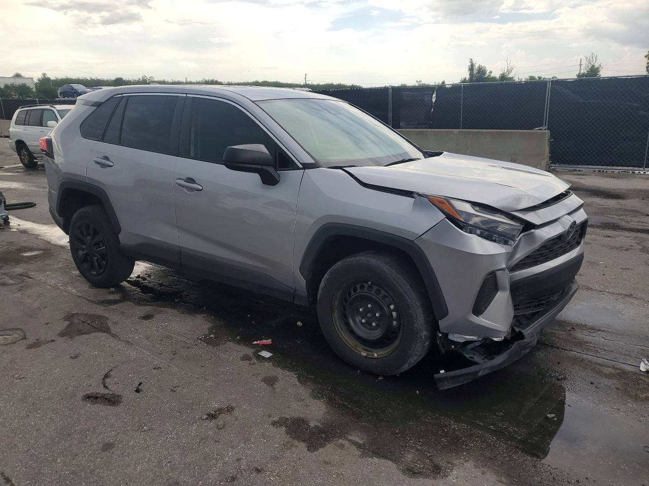 2025 Toyota Rav4 Le - Image 4