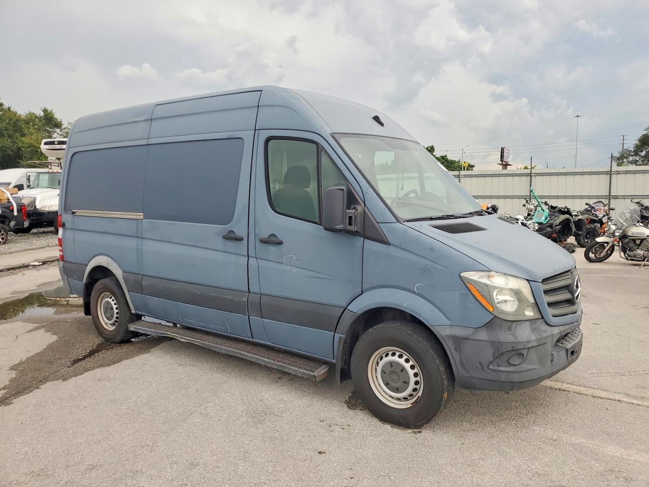 2018 Mercedes-Benz Sprinter 2500 Delivery Van - Фото 4