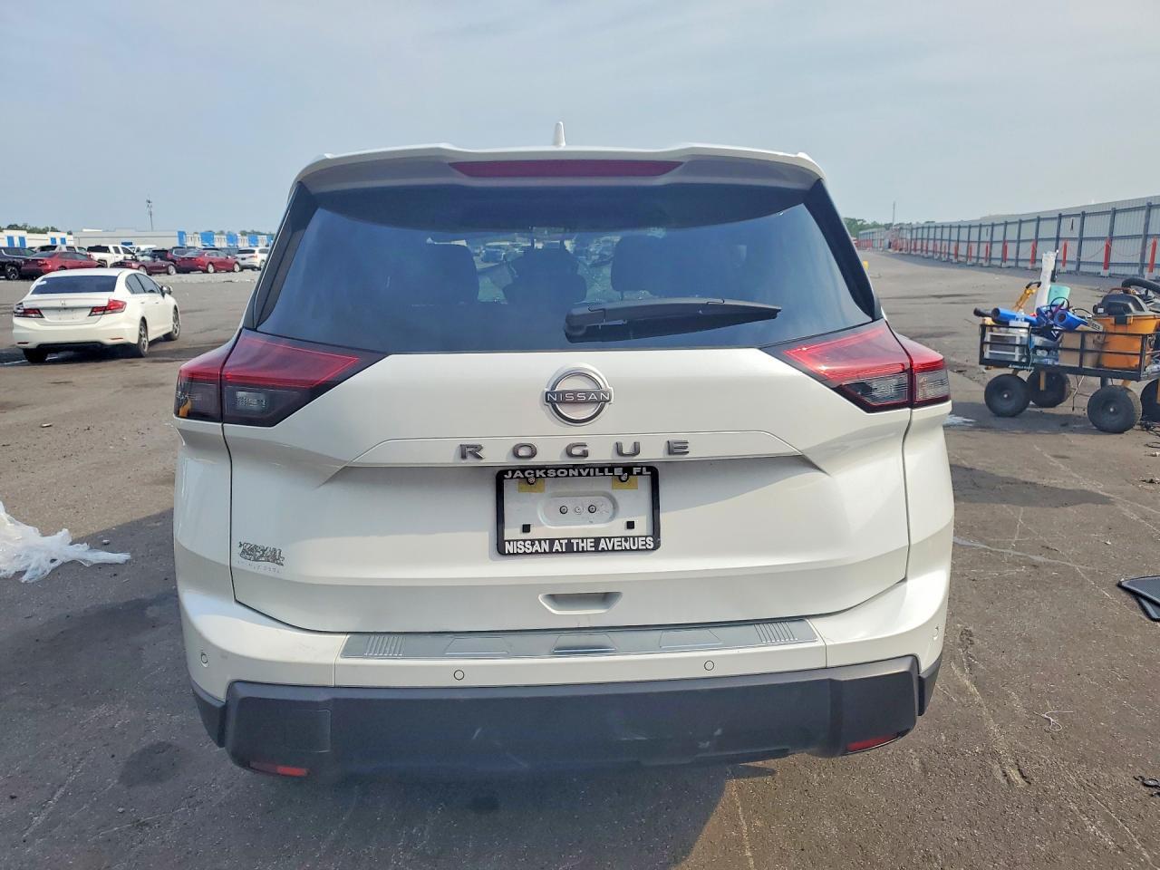 2025 Nissan Rogue Sv - Image 6