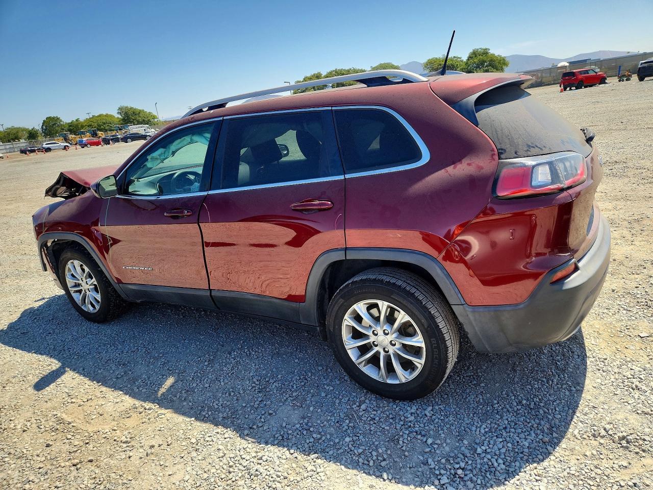2019 Jeep Cherokee Latitude - Фото 2