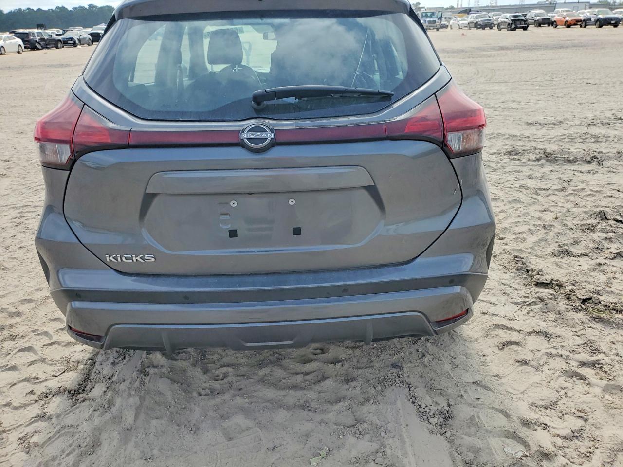 2022 Nissan Kicks S - Image 6