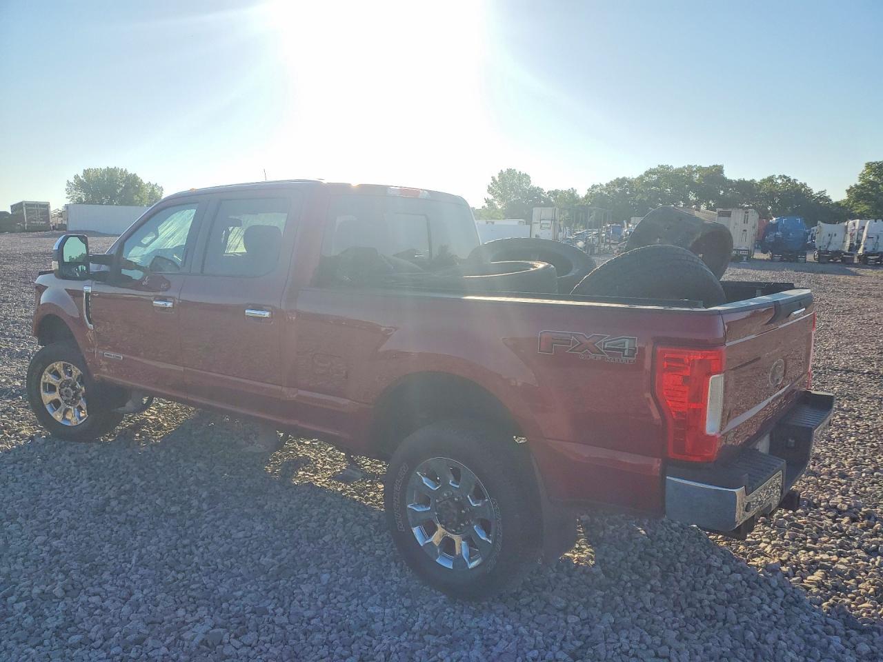 2018 Ford F350 Super Duty - Фото 2