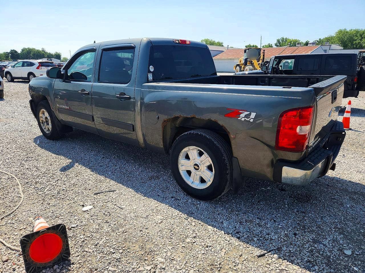 2011 Chevrolet Silverado K1500 Lt - Фото 2