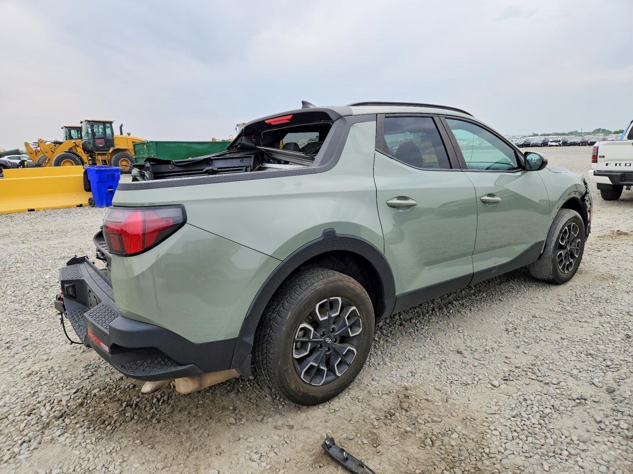 2023 Hyundai Santa Cruz Sel Premium - Image 3