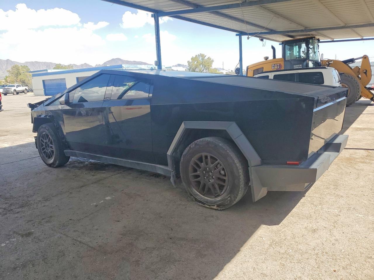 2025 Tesla Cybertruck - Image 2