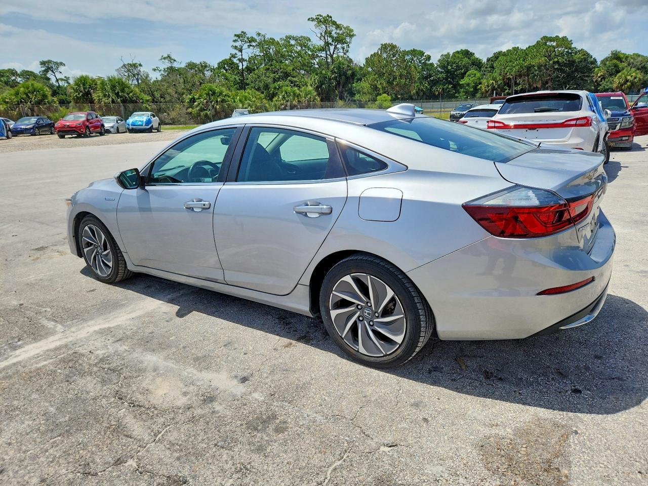 2019 Honda Insight Touring - Фото 2