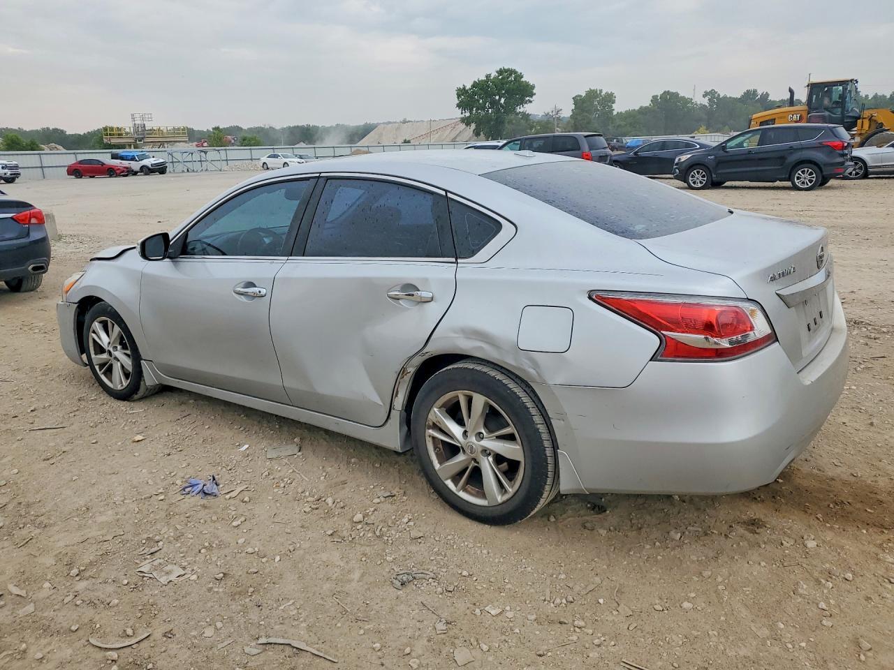 2015 Nissan Altima 2.5 Sv - Image 2