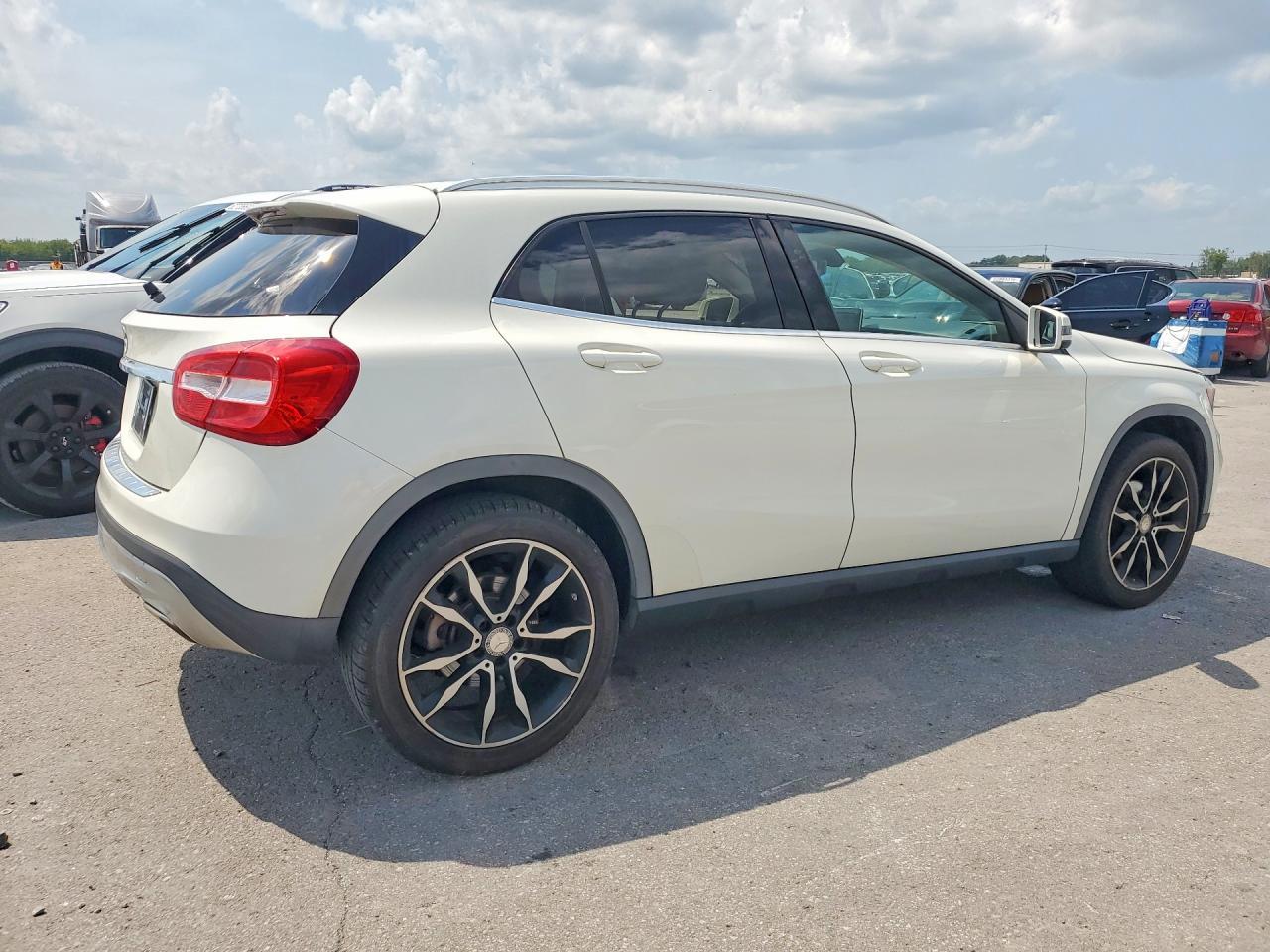 2017 Mercedes-Benz Gla 250 - Фото 3