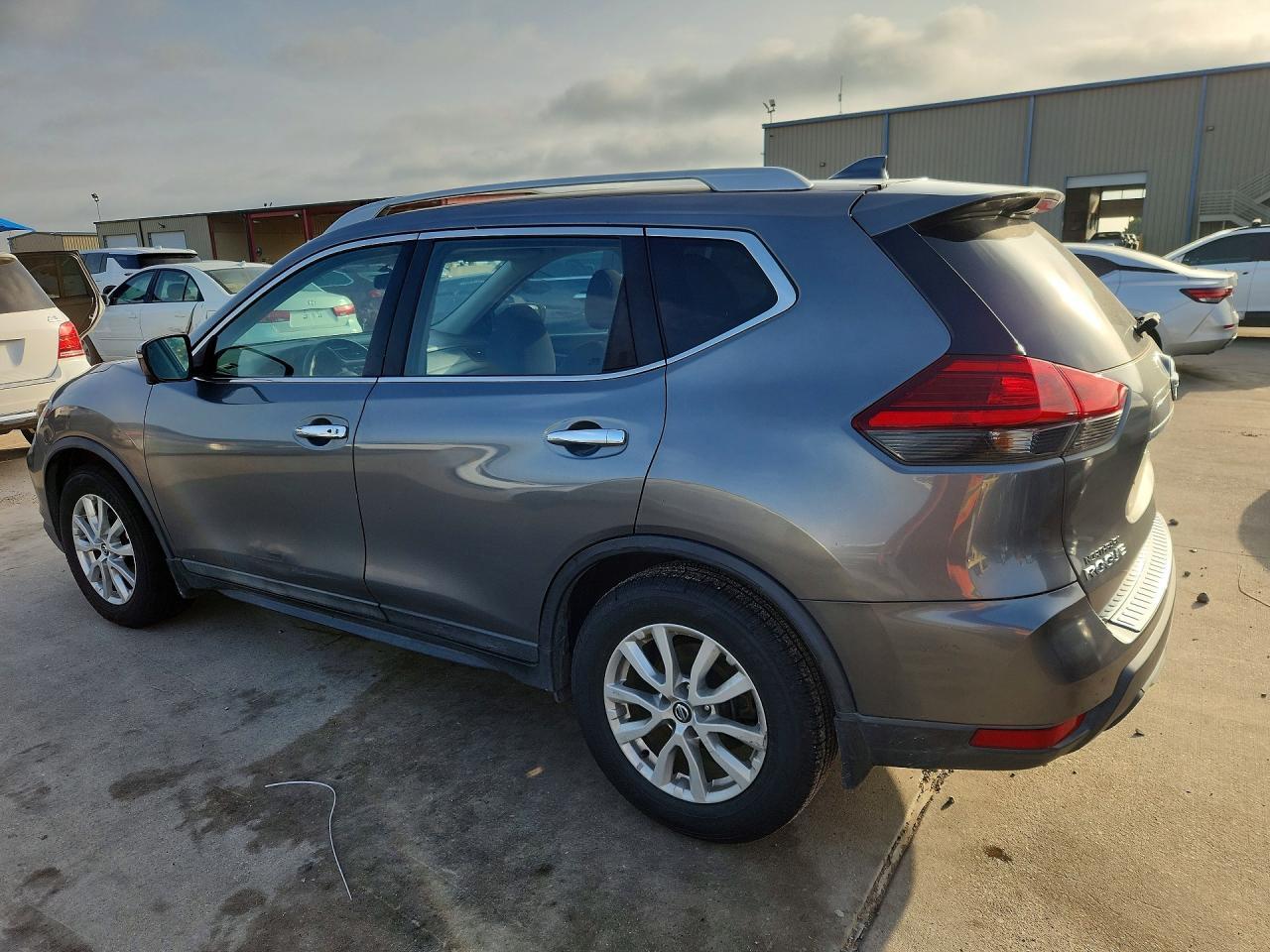 2017 Nissan Rogue Sv - Фото 2