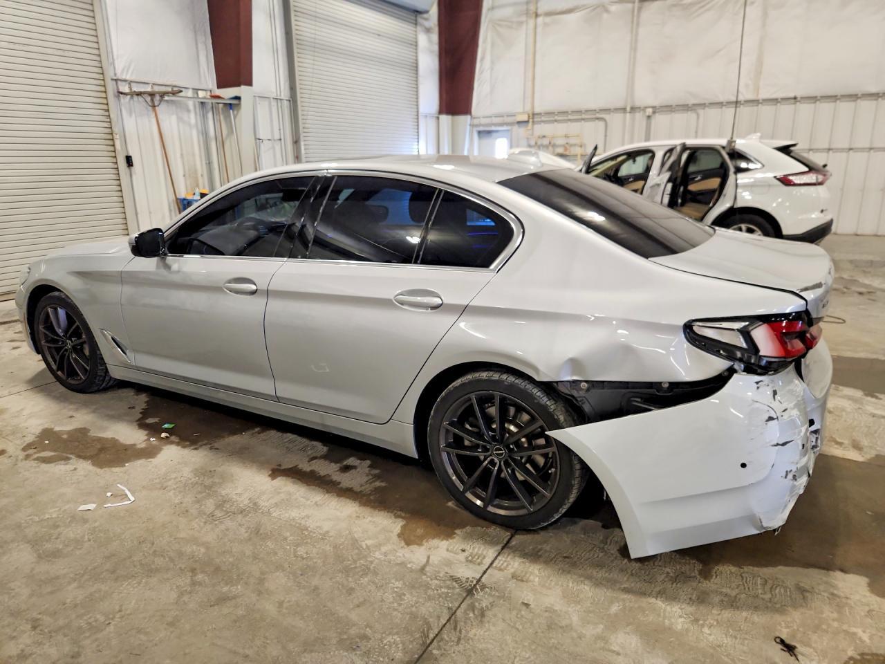 2021 BMW 530 Xi - Фото 2