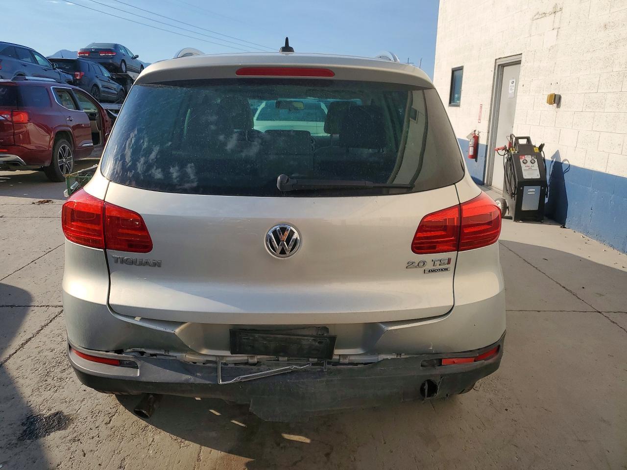 2013 Volkswagen Tiguan S - Image 6
