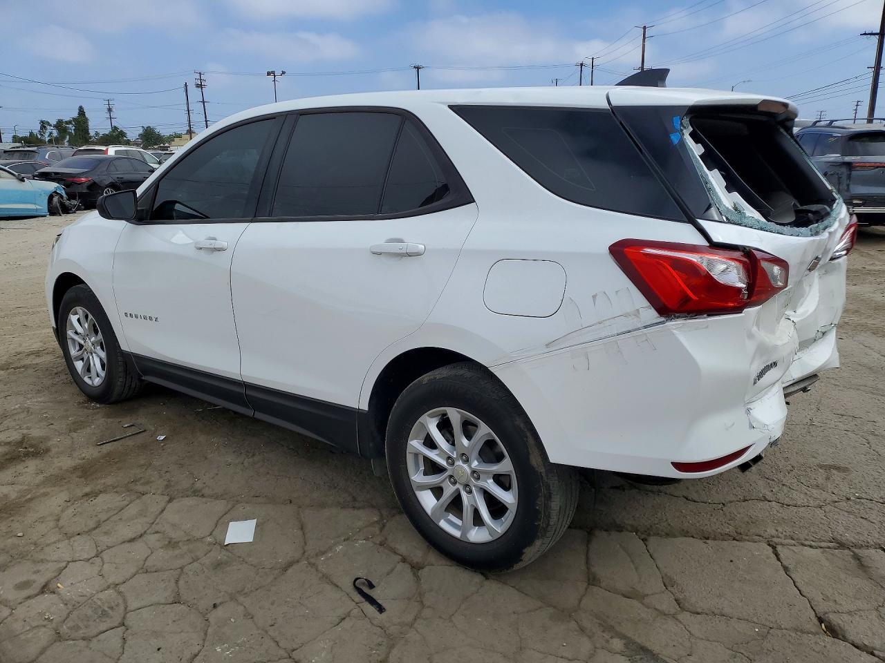 2018 Chevrolet Equinox Ls - Image 2