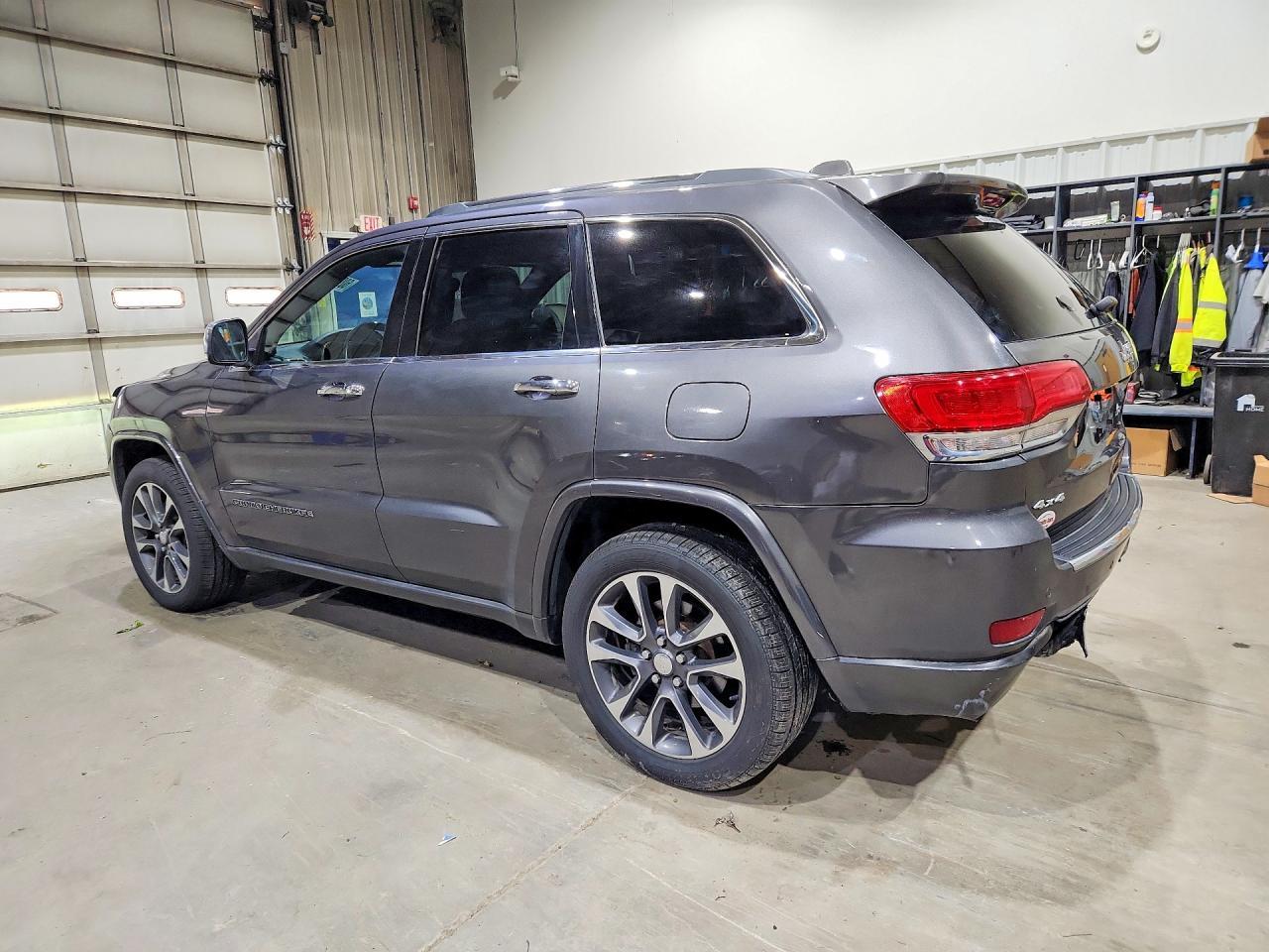 2017 Jeep Grand Cherokee Overland - Image 2