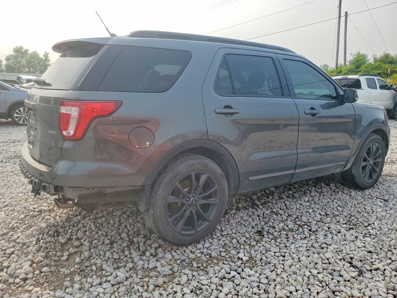 2019 Ford Explorer Xlt - Image 3