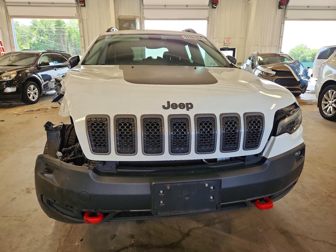 2019 Jeep Cherokee Trailhawk - Image 5