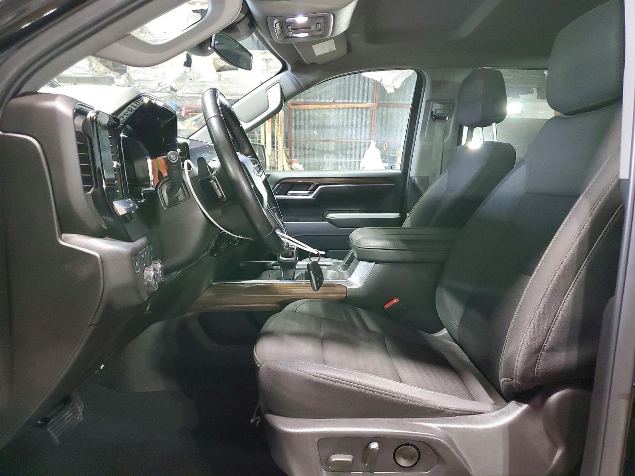 2025 Chevrolet Silverado K1500 Rst - Image 7