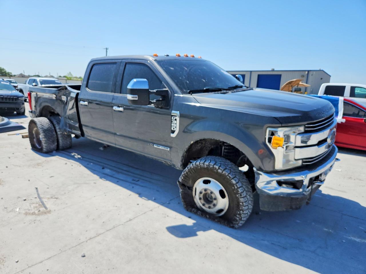 2017 Ford F350 Super Duty - Фото 4