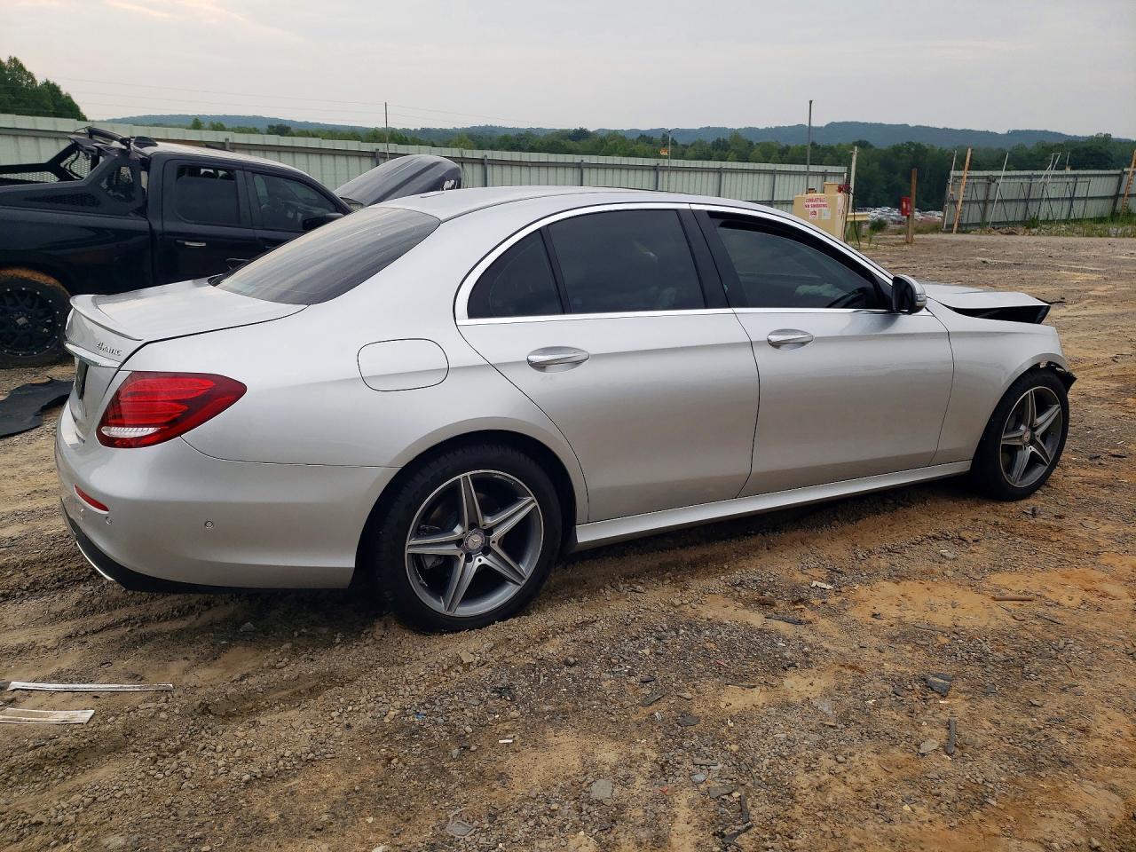2017 Mercedes-Benz E 300 4Matic - Фото 3