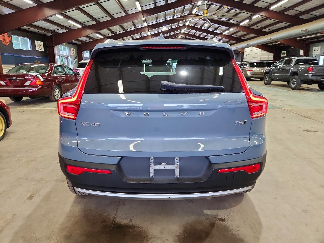 2020 Volvo Xc40 T5 Momentum - Фото 6
