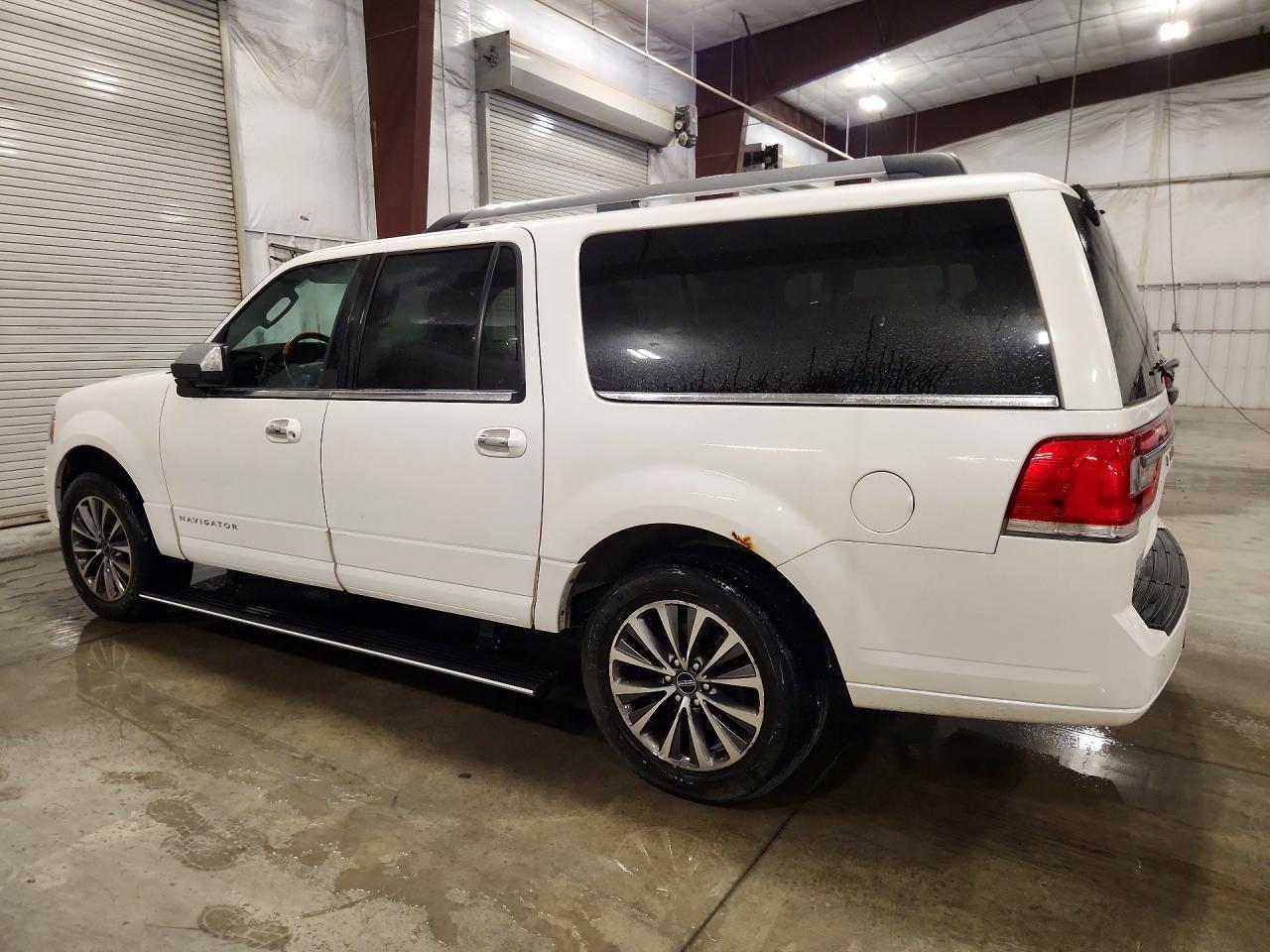 2016 Lincoln Navigator L Select - Image 2