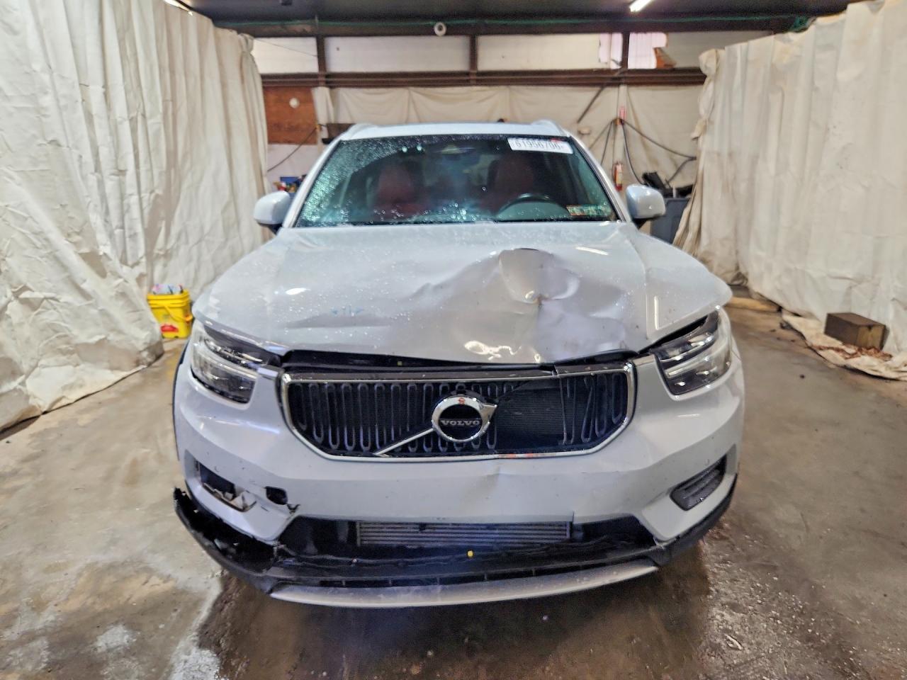2020 Volvo Xc40 T5 Momentum - Фото 5