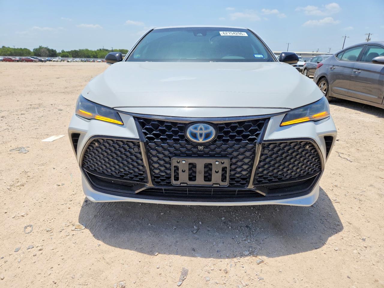 2022 Toyota Avalon Limited - Фото 5