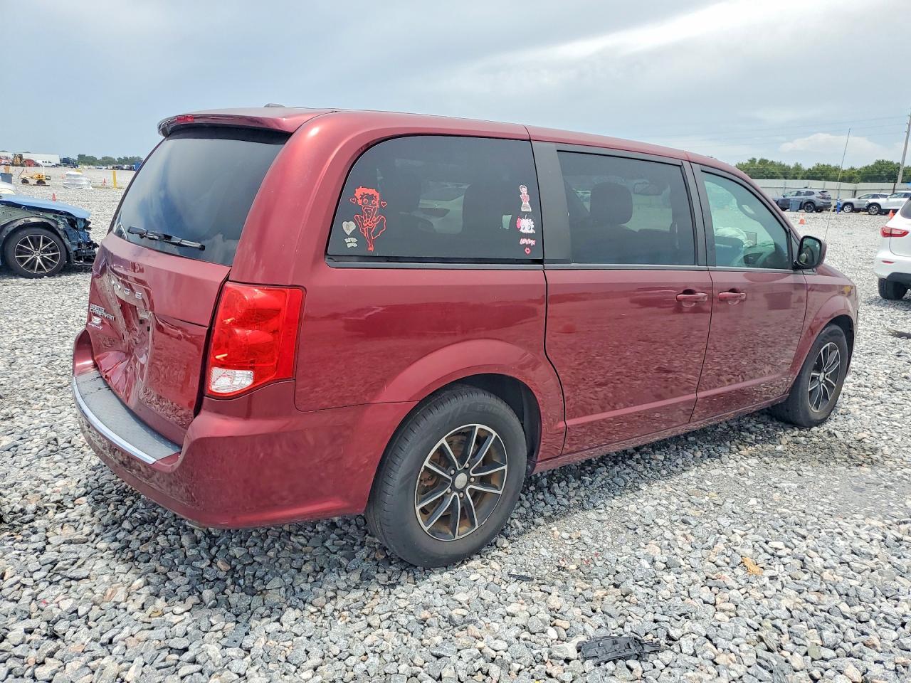 2019 Dodge Grand Caravan Gt - Image 3