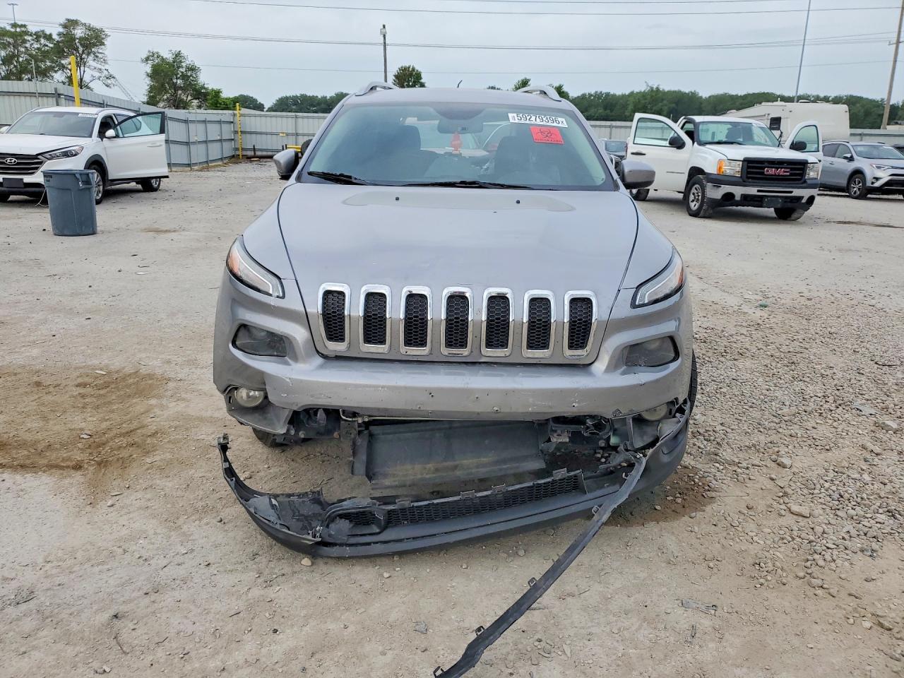 2017 Jeep Cherokee Latitude - Image 5