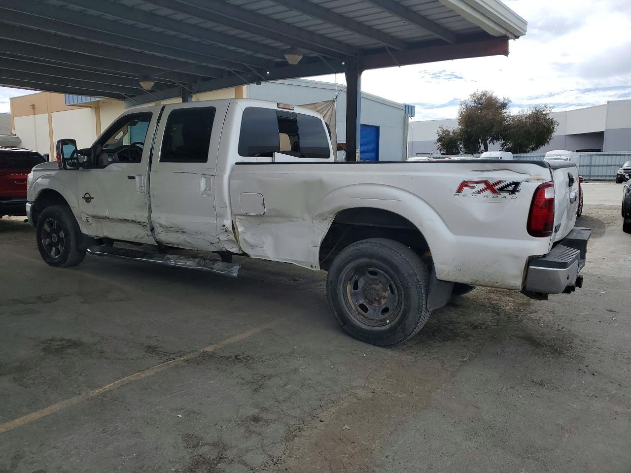 2015 Ford F250 Super Duty - Фото 2