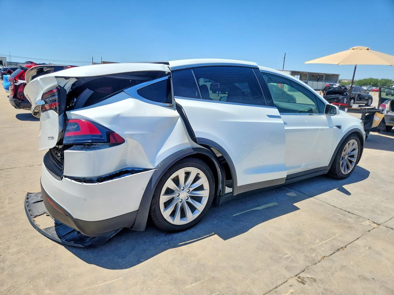2018 Tesla Model X - Image 3