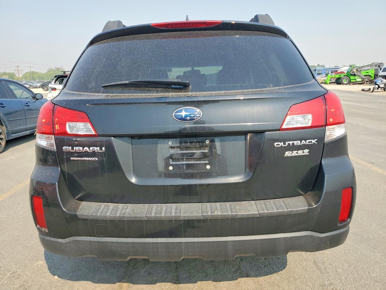2013 Subaru Outback 2.5I Limited - Image 6