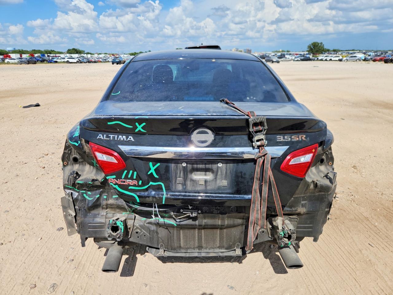 2016 Nissan Altima 3.5 Sr - Image 6