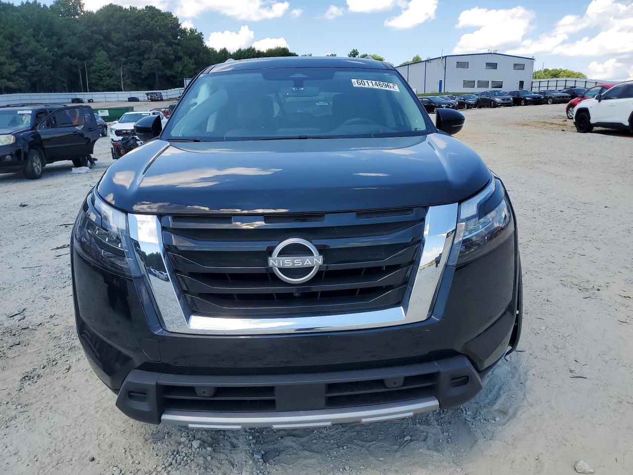 2025 Nissan Pathfinder Platinum - Фото 5