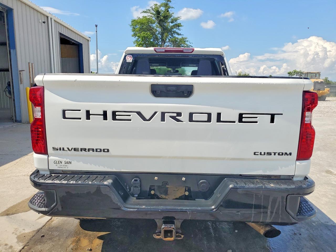 2023 Chevrolet Silverado K2500 Custom - Image 6