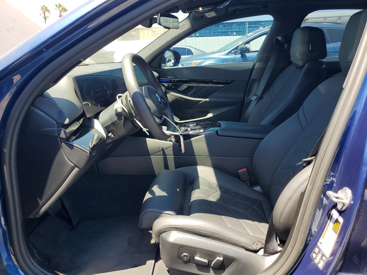 2024 BMW 530 Xi - Фото 7