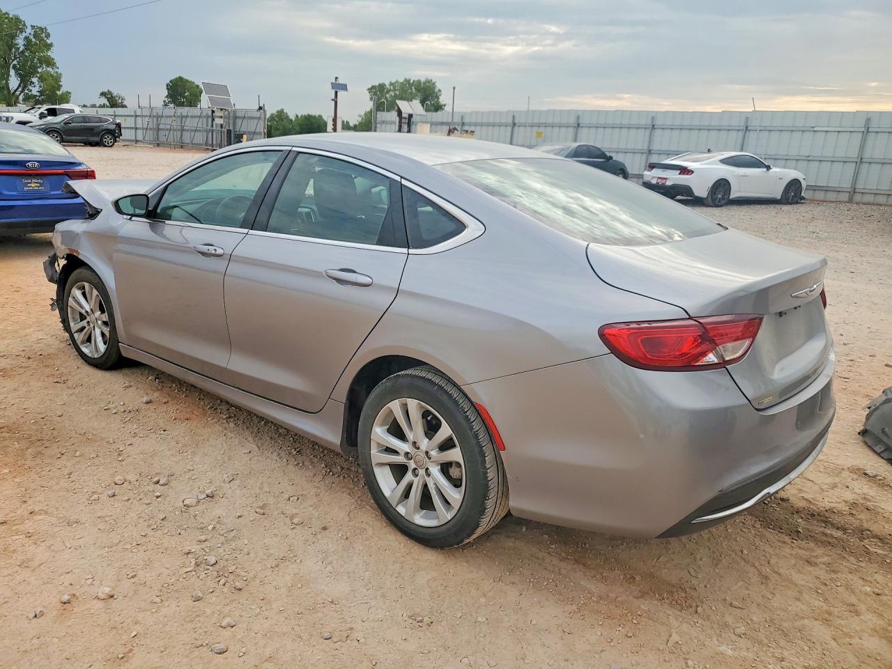 2015 Chrysler 200 Limited - Image 2