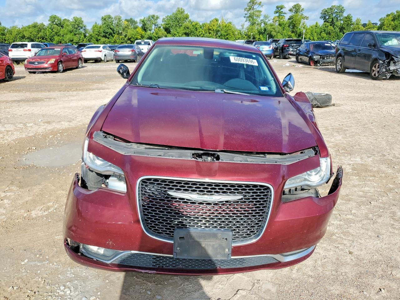2016 Chrysler 300C - Image 5