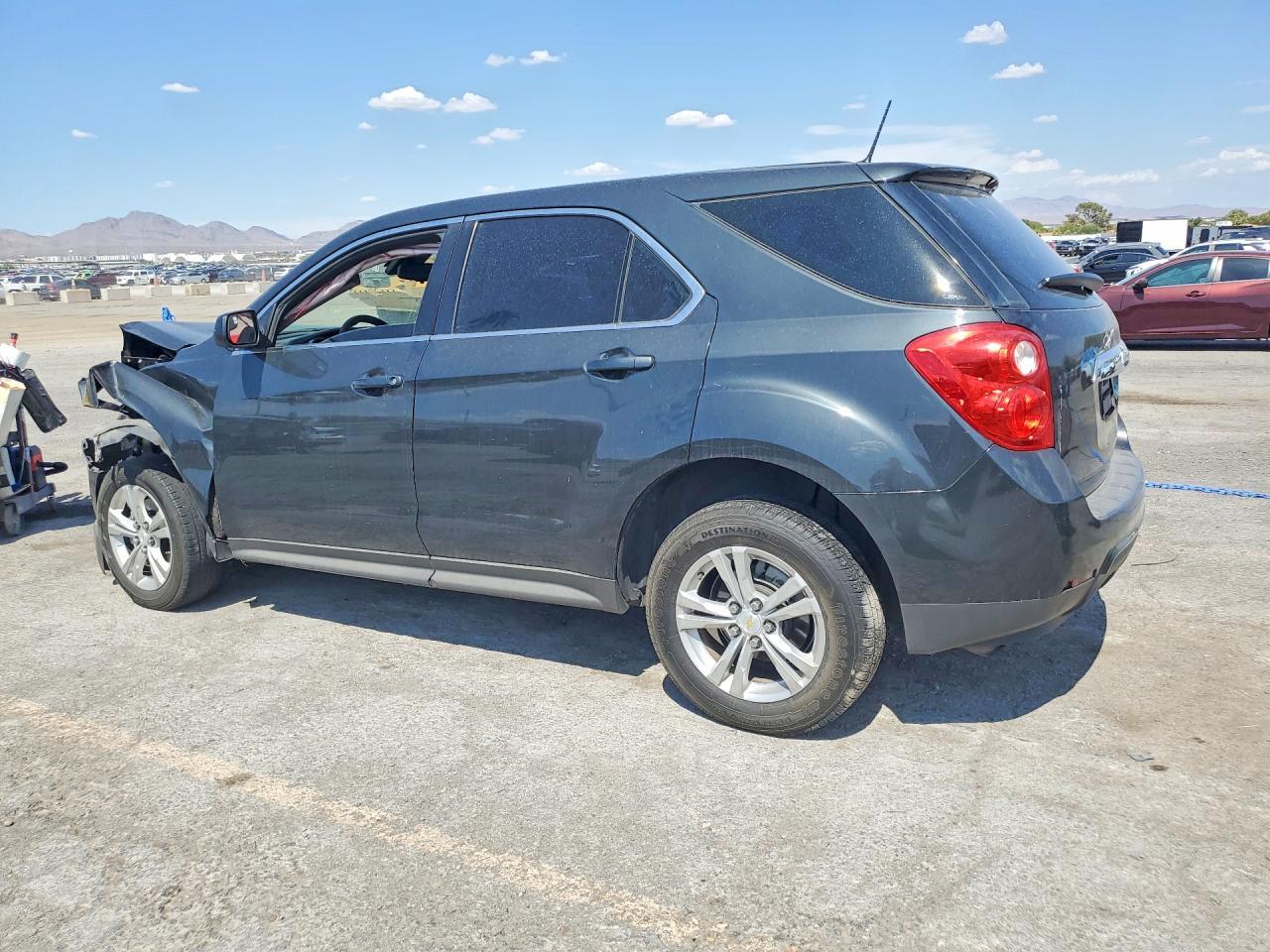 2013 Chevrolet Equinox Ls - Image 2
