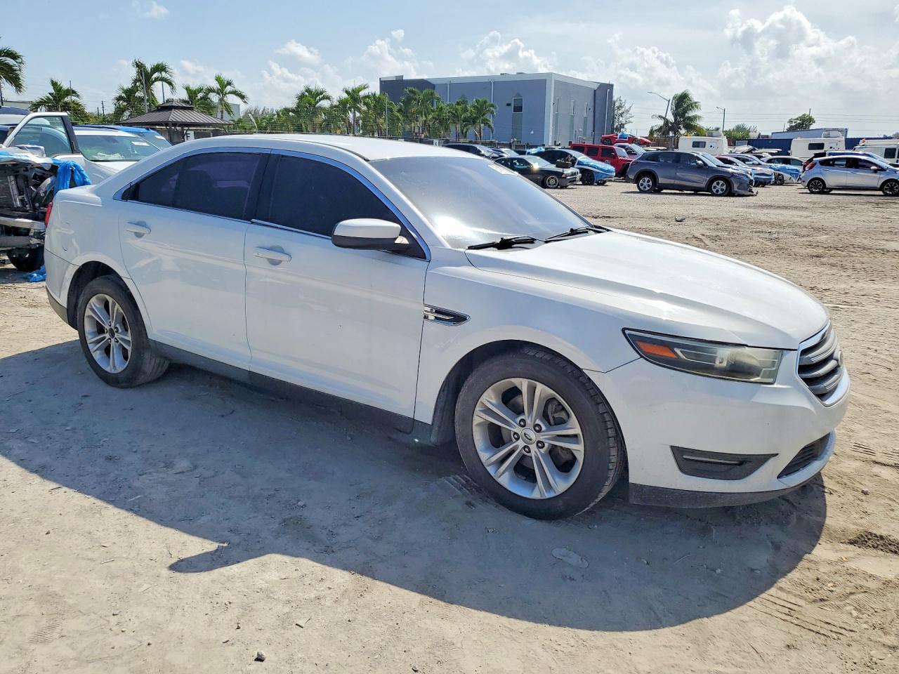2014 Ford Taurus Sel - Image 4