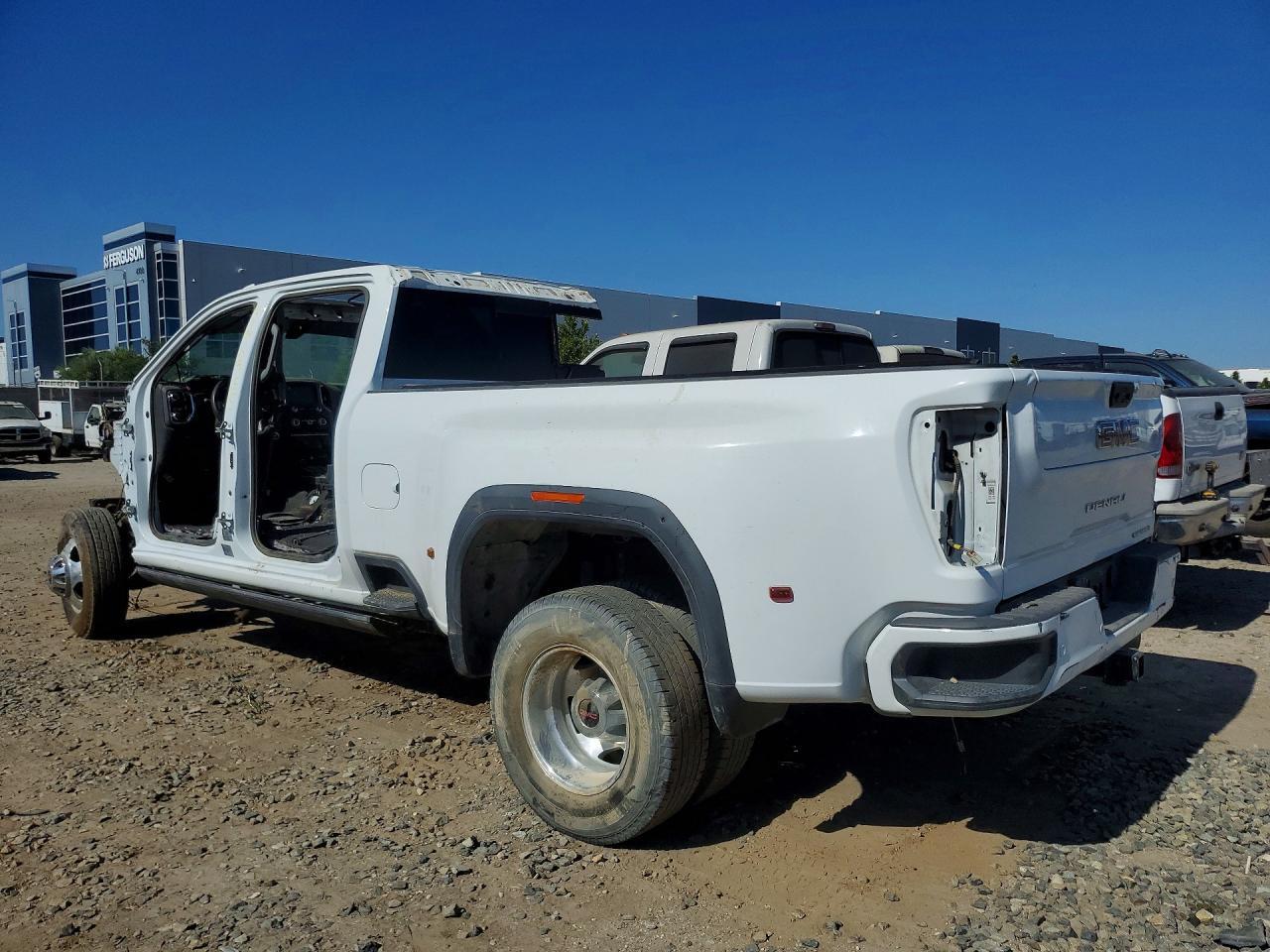 2023 GMC Sierra K3500 Denali - Фото 2