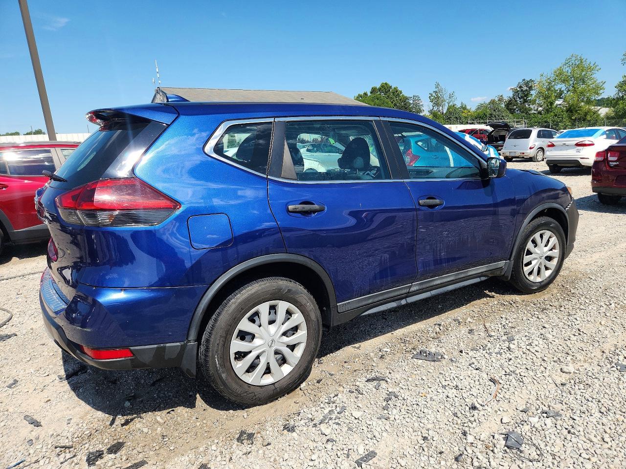 2018 Nissan Rogue S - Image 3
