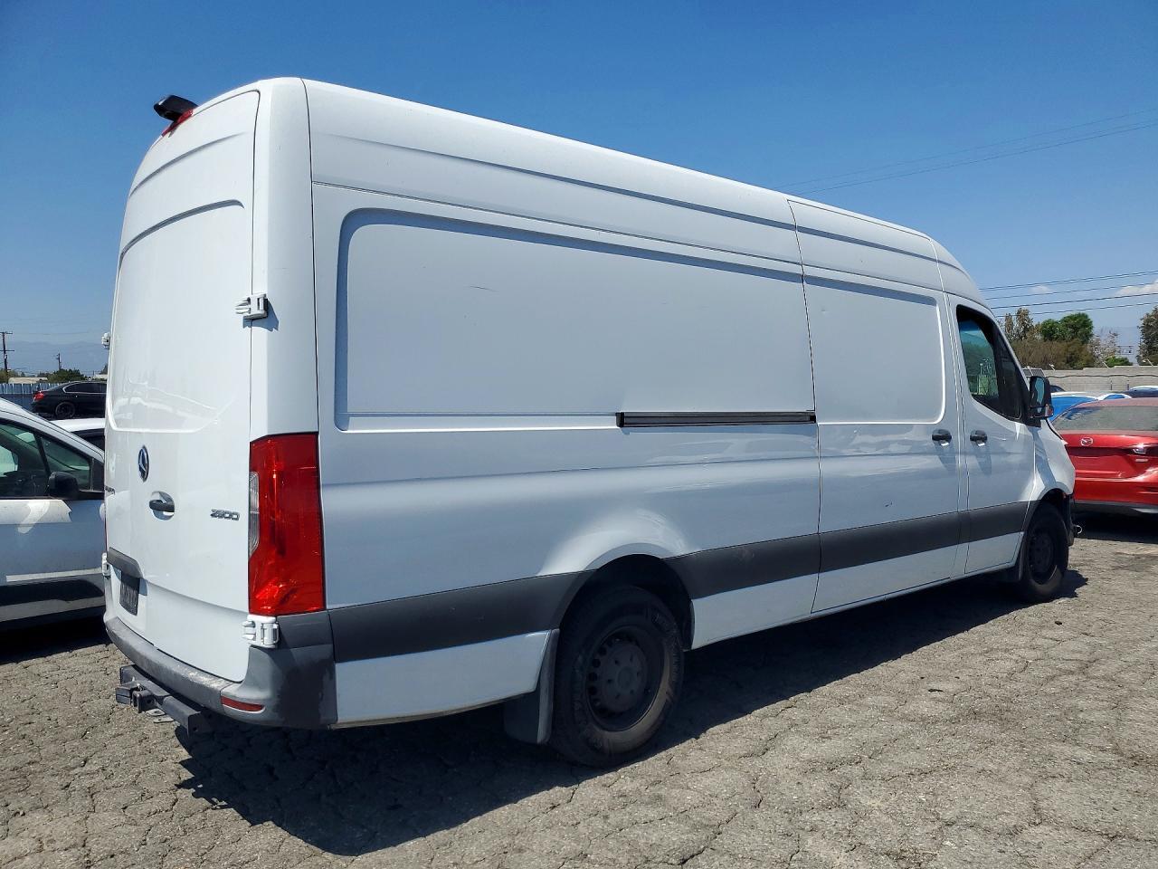 2021 Mercedes-Benz Sprinter 2500 Delivery Van - Фото 3