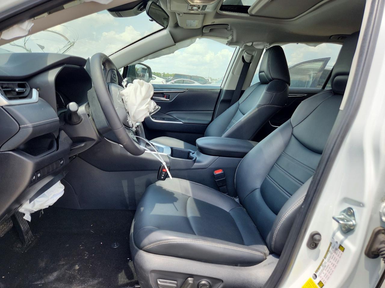 2025 Toyota Rav4 Xle Premium - Image 7