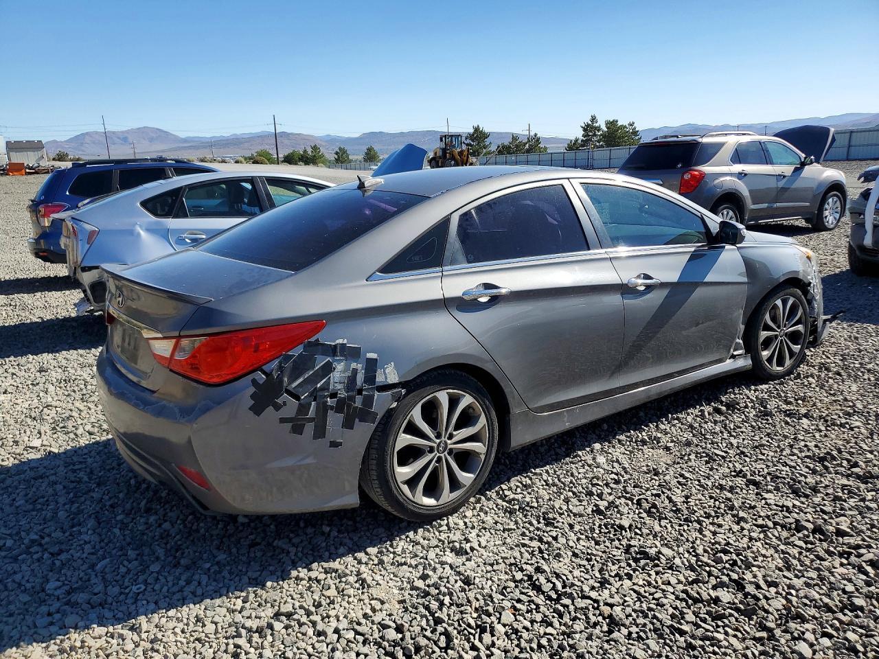 2014 Hyundai Sonata - Image 3