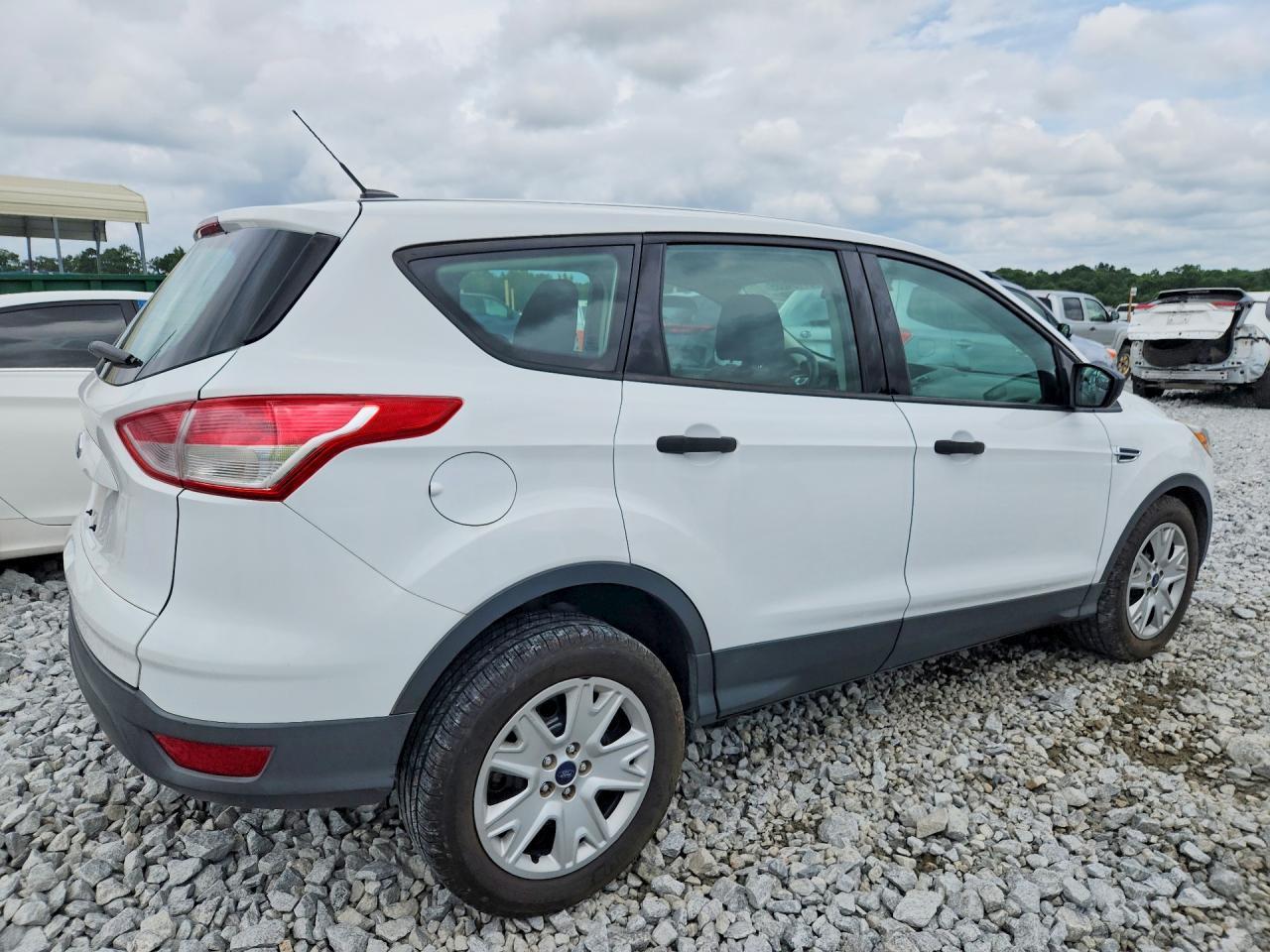 2015 Ford Escape S - Фото 3