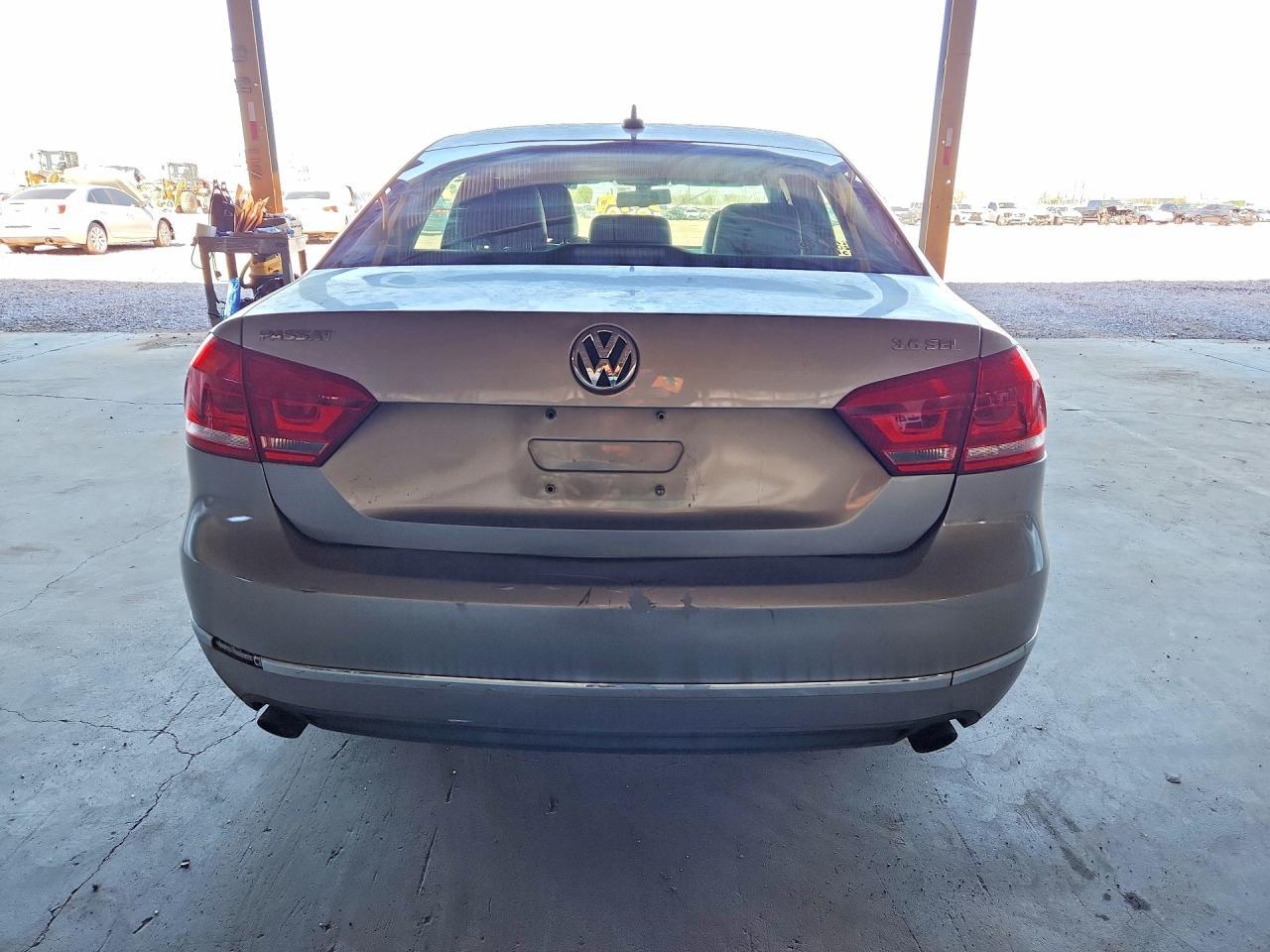 2012 Volkswagen Passat Sel - Image 6