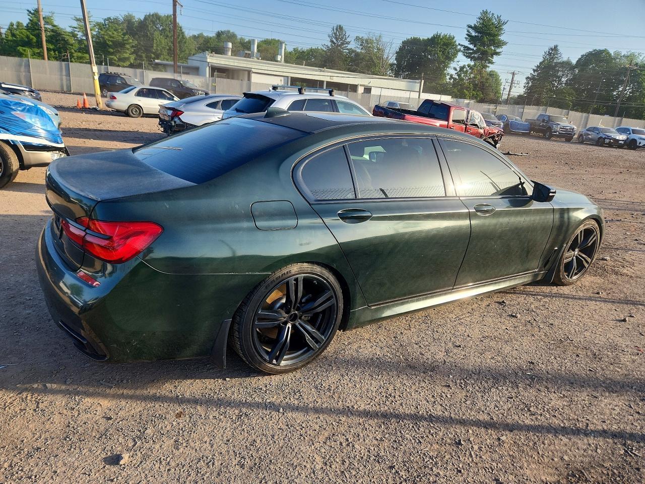2018 BMW 750 Xi - Фото 3