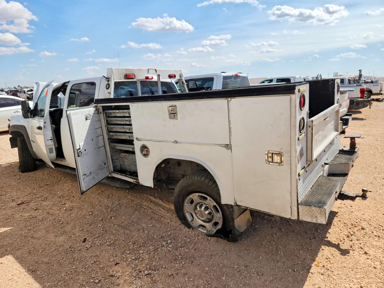 2008 Chevrolet Silverado K2500 Heavy Duty - Image 2