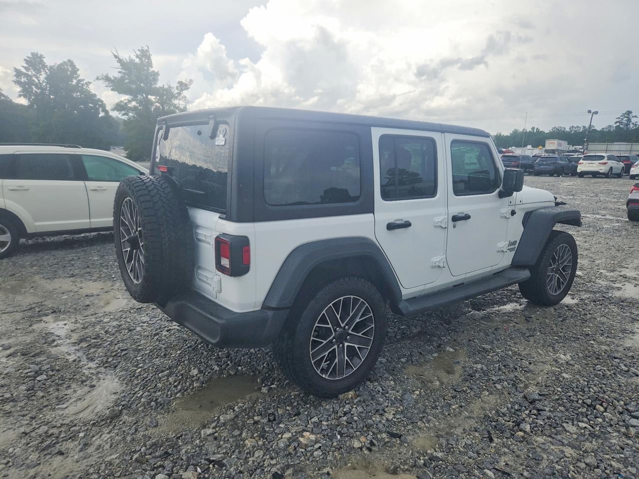 2020 Jeep Wrangler Unlimited Sport - Фото 3